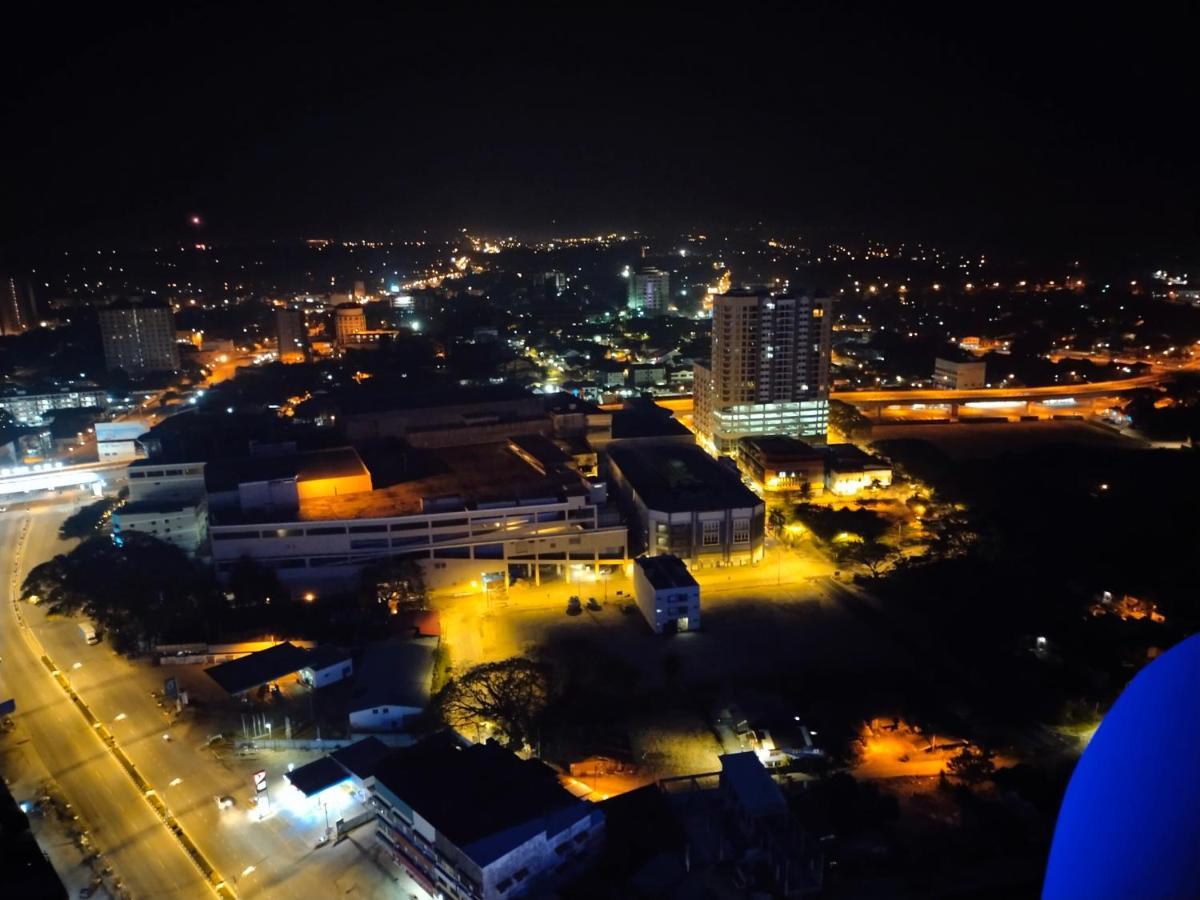 Cmk Troika Apartmen#Free Netflix Kota Bharu Esterno foto