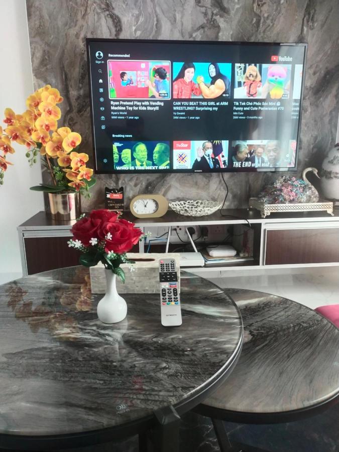 Cmk Troika Apartmen#Free Netflix Kota Bharu Esterno foto